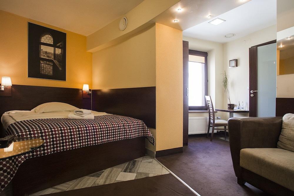 Atlantic Aparthotel Krakow Bagian luar foto
