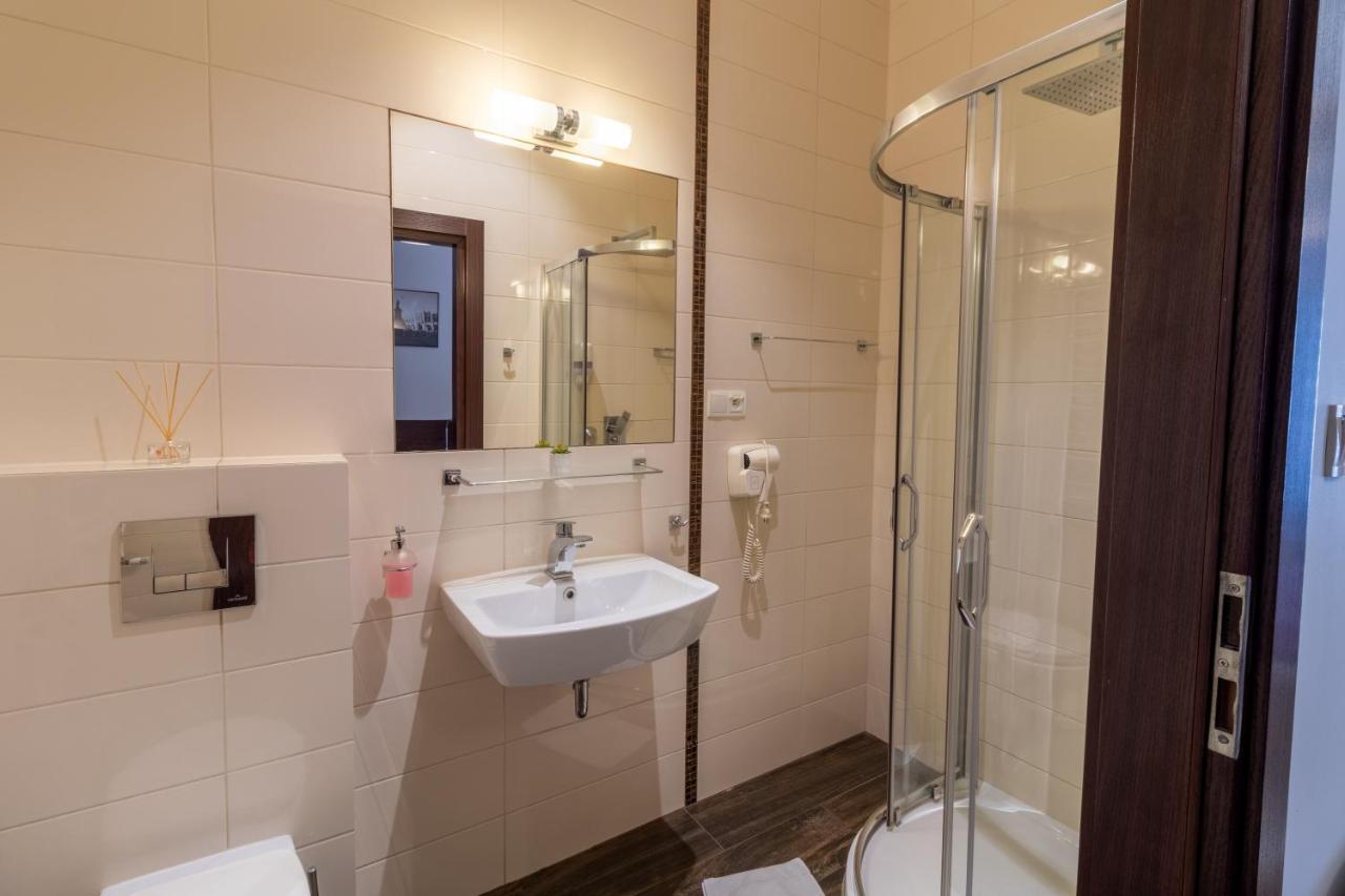 Atlantic Aparthotel Krakow Bagian luar foto