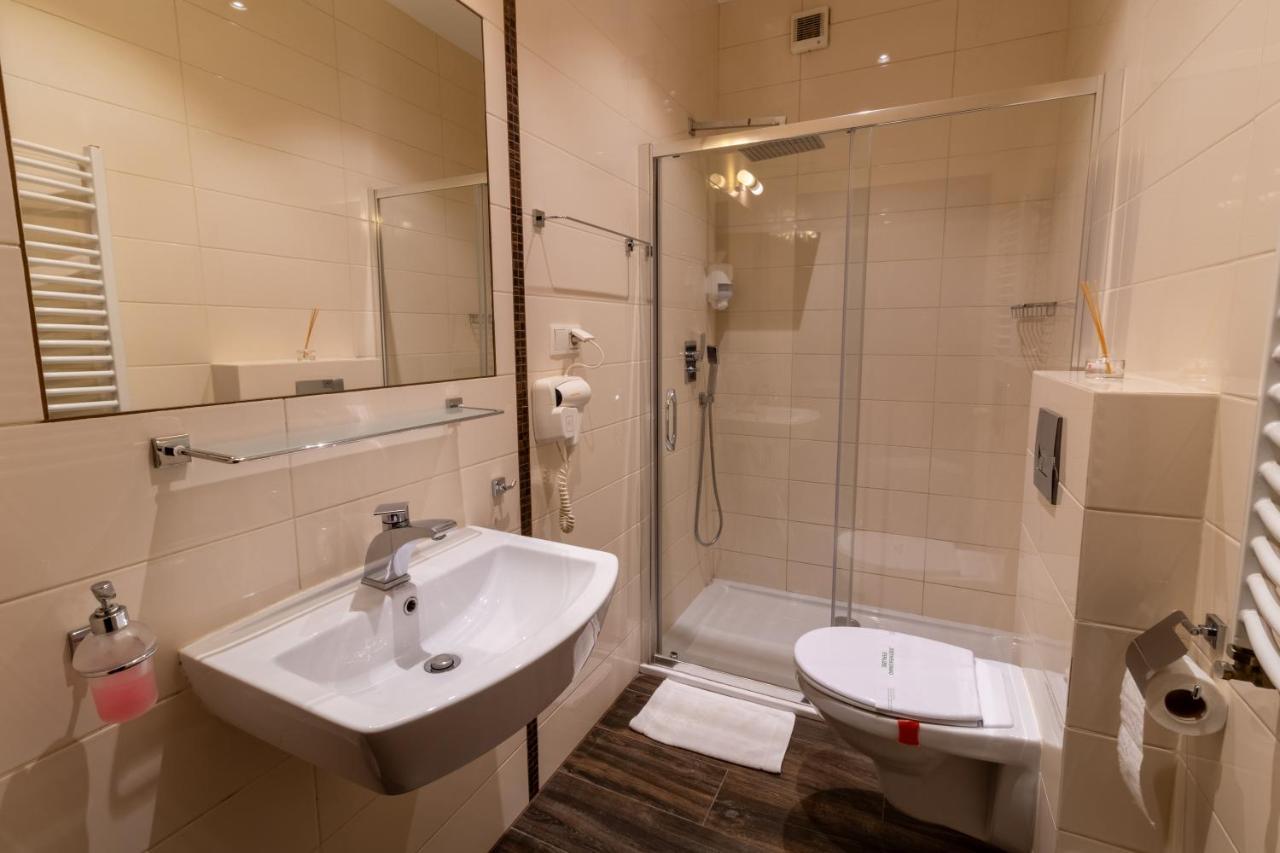 Atlantic Aparthotel Krakow Bagian luar foto