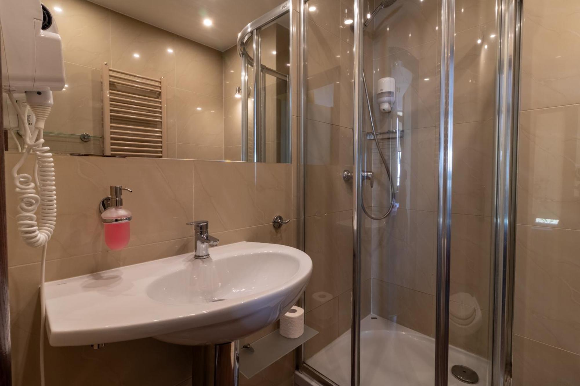 Atlantic Aparthotel Krakow Bagian luar foto