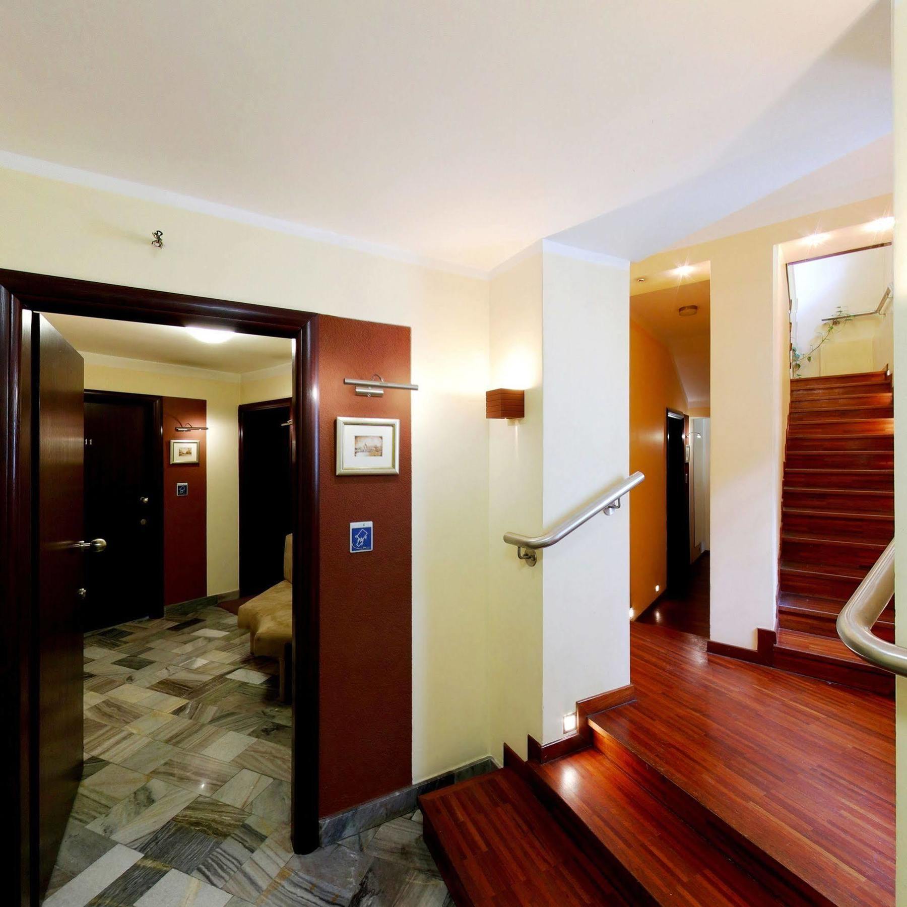 Atlantic Aparthotel Krakow Bagian luar foto